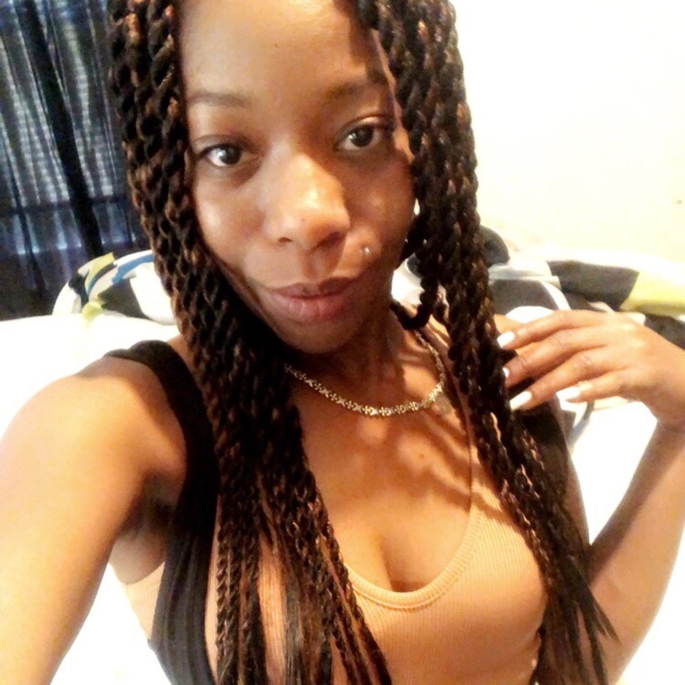 Meet your Posher, Myya